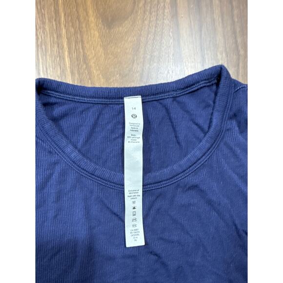 Lululemon hold tight long sleeve shirt, size 14 - Picture 3 of 5
